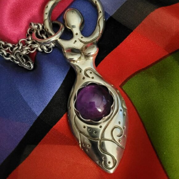 Sylvia's Creations Goddess Pendant with Cabochon Amethyst - Picture 1 of 7